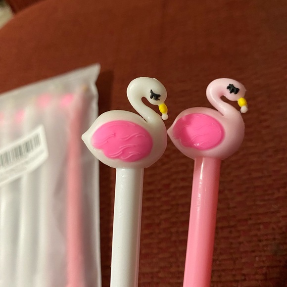 NWT Flamingo Pens 8 pack - Picture 2 of 3